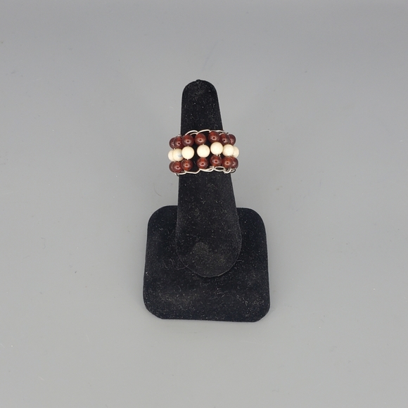 Amber and Ivory Beaded Ring - Picture 5 of 9